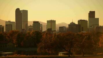 Denver Colorado città parco in ritardo autunno tempo orizzonte video