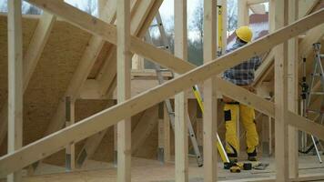 madeira casa quadro, Armação construção video