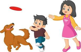 un madre es jugando y lanza un frisbee a un chico y es seguido por su perro vector