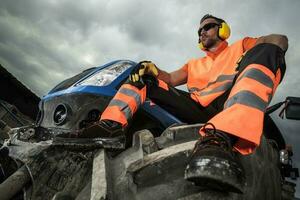 Machine Operator Contractor photo