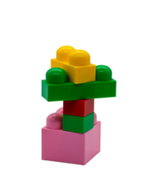 kinderen speelgoed- bouwer Lego verschillend maten. rood, roze en geel en groen blokken met Nee achtergrond. foto in hoog kwaliteit. PNG