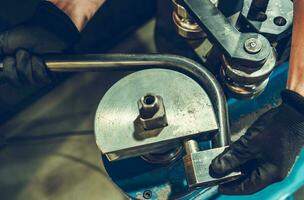 Manual Metal Pipe Bending Machine photo