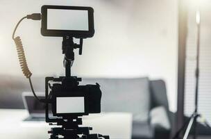 digital cámara con externo monitor grabadora en un estudio foto