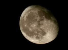 diferente imágenes de Luna , maravilloso oscuridad sobre el Luna cuentos de natural y personal exploración foto