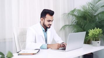 recortado imagen de joven hombre en médico Saco y utilizando ordenador portátil a escritorio. generativo ai. foto