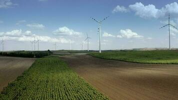 antenne beeldmateriaal van platteland landschap in de noordelijk Oostenrijk, Europa. video