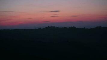 toneel- Toscane landschap zonsondergang. Italië, Europa. beroemd bestemming. video