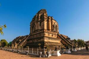 chedi luang estupa en histórico centrar de chiang Mai, Tailandia foto