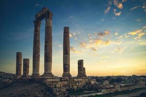 templo de Hércules situado en amman ciudadela en ammán, Jordán foto