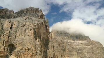 scénique cime di lavaredo Montagne intervalle dans misurine, Italie. video