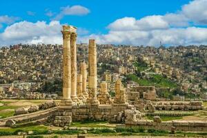 templo de Hércules situado en amman ciudadela en ammán, Jordán foto