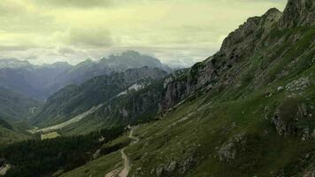 szenisch Antenne Aufnahmen von das nördlicher Slowenien julianisch Alpen Region video