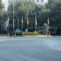 nuevo Delhi, India - mayo dieciséis 2023 - bharatiya janata fiesta bandera de indio político fiesta, bjp bhartiya Janta fiesta bandera ondulación durante pm la carretera espectáculo en Delhi, India foto