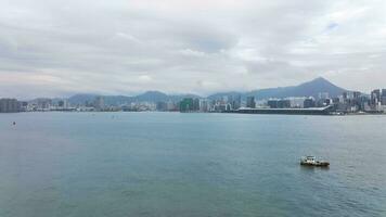 victoria hamn, dagtid panorama av hong kong, antenn se video