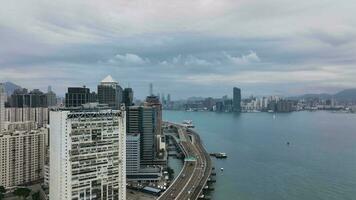 victoria hamn, dagtid panorama av hong kong, antenn se video