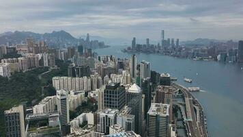 Victoria haven, dag panorama van hong kong, antenne visie video