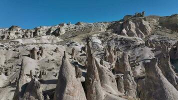 único pedras dentro Goreme nacional parque, Peru aéreo video