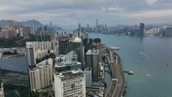 victoria hamn, dagtid panorama av hong kong, antenn se video