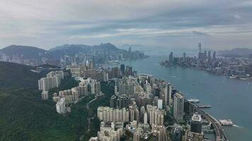 Victoria haven, dag panorama van hong kong, antenne visie video