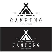 Clásico y retro tienda logo, cámping. con carpa, árbol y hoguera signo. aventureros, exploradores, escaladores, cámping equipo centrar vector