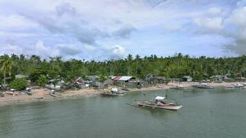 pesca villaggio su il oceano su il isola di palawan, Filippine video