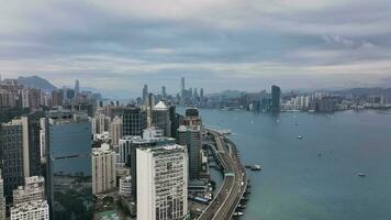 victoria hamn, dagtid panorama av hong kong, antenn se video