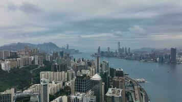 Victoria haven, dag panorama van hong kong, antenne visie video
