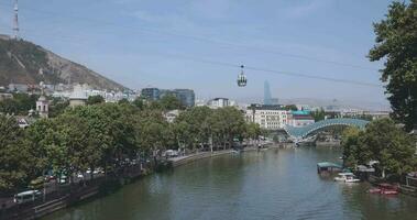 lapso de tiempo día vida en el centrar de tiflis, Georgia video