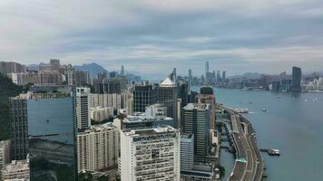 victoria hamn, dagtid panorama av hong kong, antenn se video