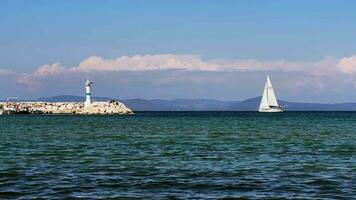 turistico in viaggio barca nel mare acqua video