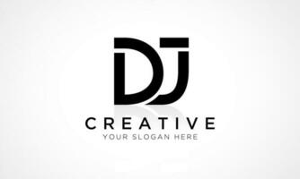 DJ letra logo diseño vector modelo. alfabeto inicial letra DJ logo diseño con lustroso reflexión negocio ilustración.