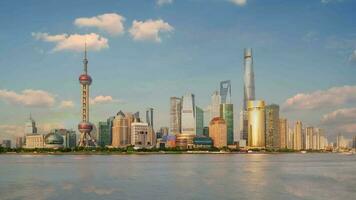 Shanghai Horizont Zeit Ablauf beim Pudong Kreis auf ein sonnig Tag, Schanghai, China. video