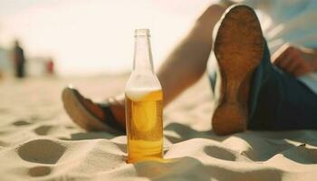 despreocupado Pareja disfruta refrescante cerveza en soleado playa vacaciones generado por ai foto