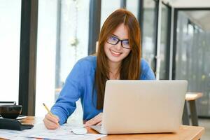 Businesswoman analyse investment marketing data. photo