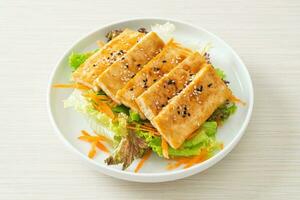 teriyaki tofu salad with sesame photo