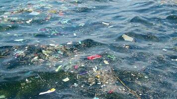 oceano e marinho poluição imagens de vídeo. video