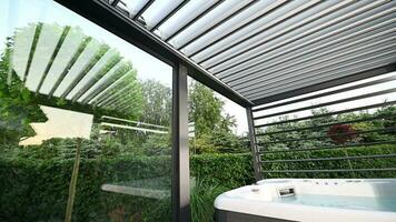 moderne spa à l'intérieur gazebos jardin abri video