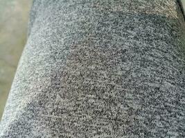 foto de el textura de un gris pantalones deportivos