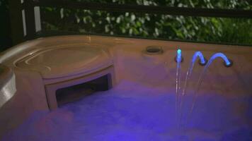 rennen jacuzzi heet kuip spa dichtbij omhoog video