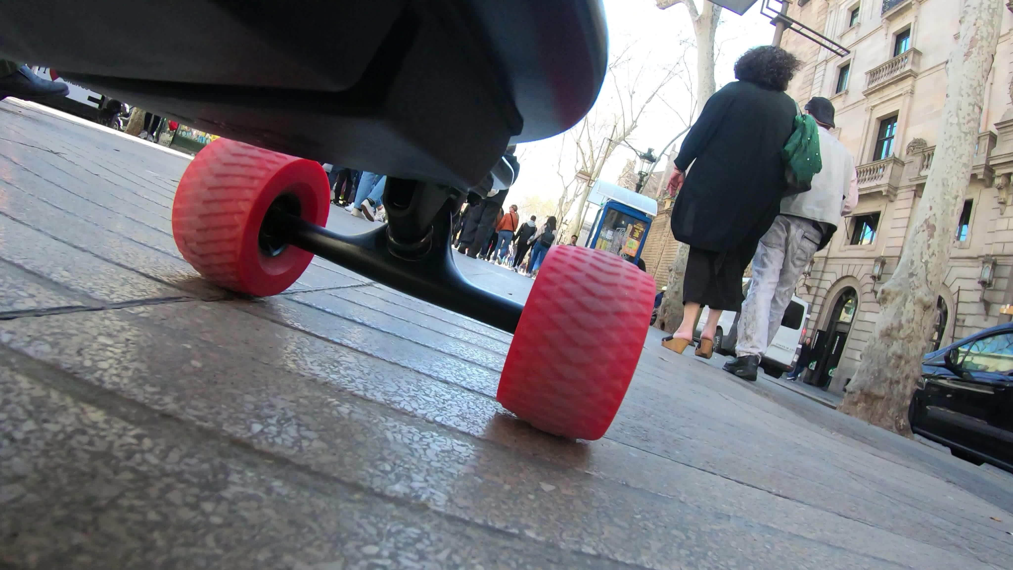 skateboard travel city tourist barcelona spain las ramblas 24830674