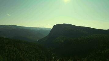 panoramico natura selvaggia paesaggio nel Norvegia video