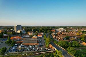 hermosa aéreo imágenes de central Bedford ciudad de Inglaterra genial Bretaña de Reino Unido. el del centro imágenes estaba capturado con drones cámara desde medio altitud desde río genial ouse en 28-mayo-2023. foto