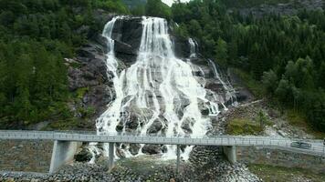 norvegese furebergfossen cascata video