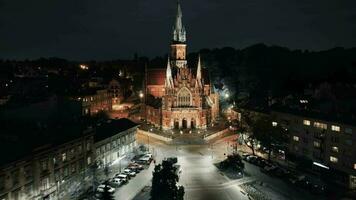 aéreo Visão do podgorski quadrado com st. Joseph s Igreja dentro cracóvia, Polônia video