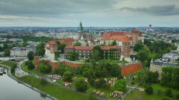 Antenne Aussicht von wawel königlich Schloss und Dom. Krakau, Polen video