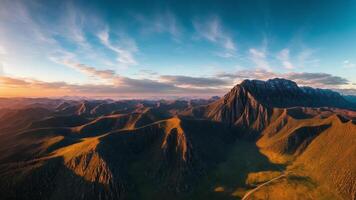 panorámico paisaje de montaña rango a puesta de sol. ai generado. foto