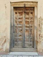 antiguo de madera ventana en lahore foto