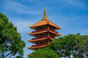 hermosa arquitectura de murciélago nha pagoda en bao loc ciudad foto