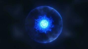 abstrakt energi blå sfär atom med elektroner flygande lysande partiklar och magi fält, vetenskap trogen hi-tech bakgrund video