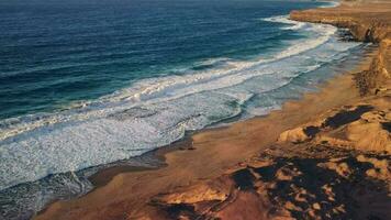 surfer mekka, Fuerteventura eiland, groot golven. video